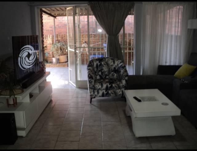 3 BEDROOM SIMPLEX FOR SALE IN BIRCHLEIGH